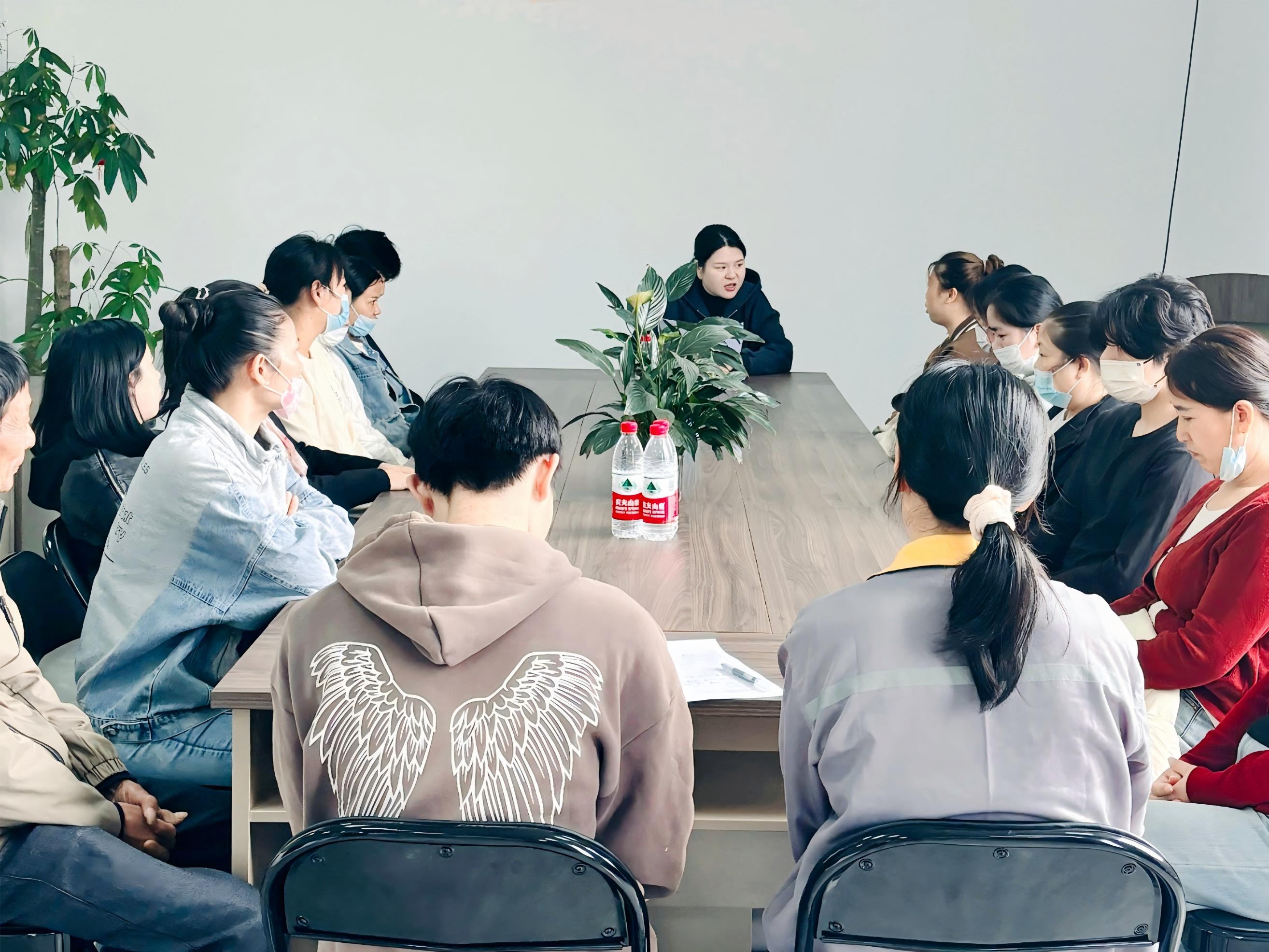 Shanghai Silk Optical Technology ส่งเสริมนวัตกรรมและการเสวนาที่การประชุมพนักงานดีเด่น